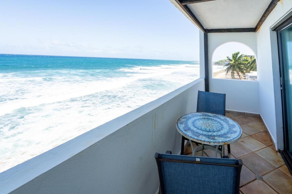 4 Bedroom Kikita Beach Villa Oceanfront W Pool Dorado Eksteriør billede