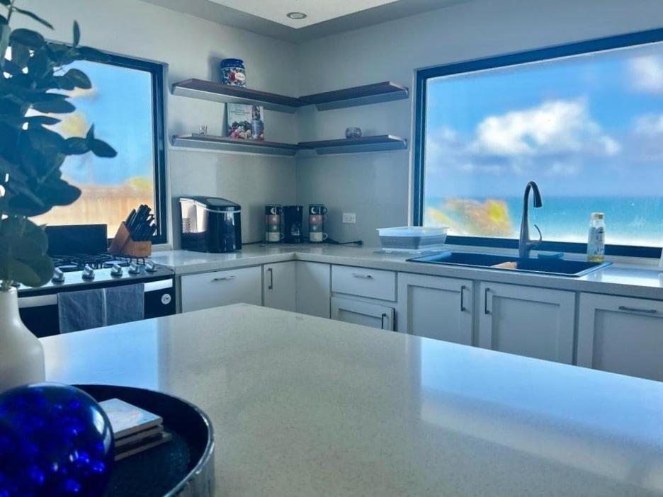 4 Bedroom Kikita Beach Villa Oceanfront W Pool Dorado Eksteriør billede